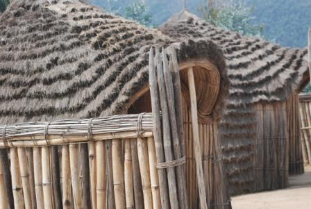 Abakerarugendo babishaka bacumbikirwa muri izi nzu.