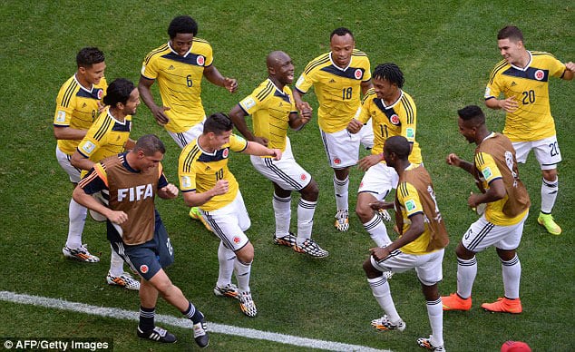Abakinnyi ba Colombia bishimiye gutsinda Cote 'Ivoire byabahesheje kujya muri 1 cya 8 cy'irangiza.