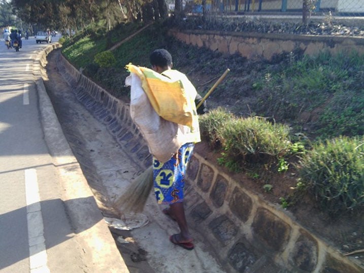 Ubuyobozi bw'akarere bushinja abaturage kuba batarubahirije inshingano zabo uko byasabwaga.