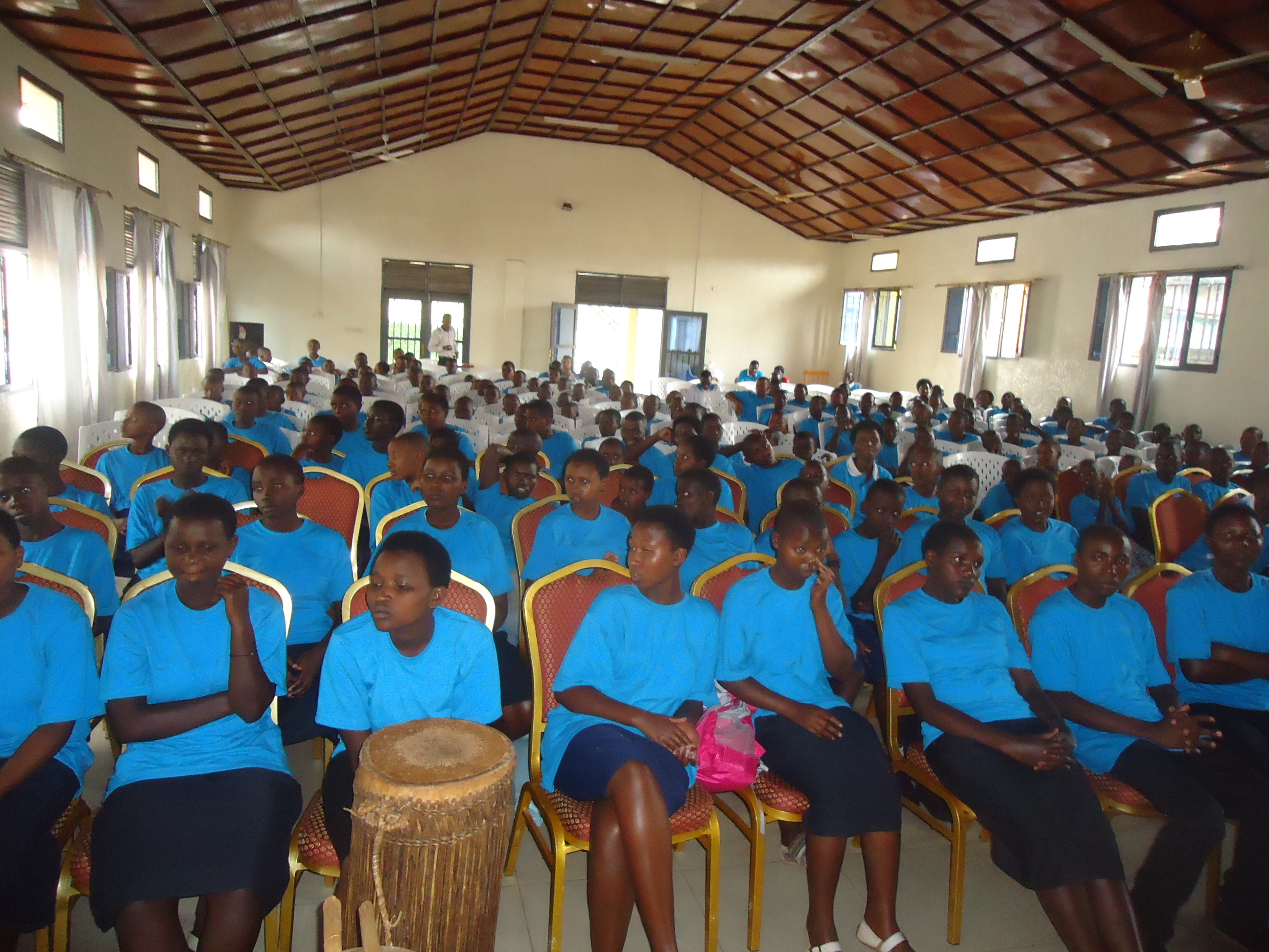 Abana bafashwa na Compassion International ngo bigishwa ibijyanye n