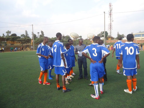 Abanyamakuru bakora ibijyanye na sport bakorera ibinyamakuru byandika.