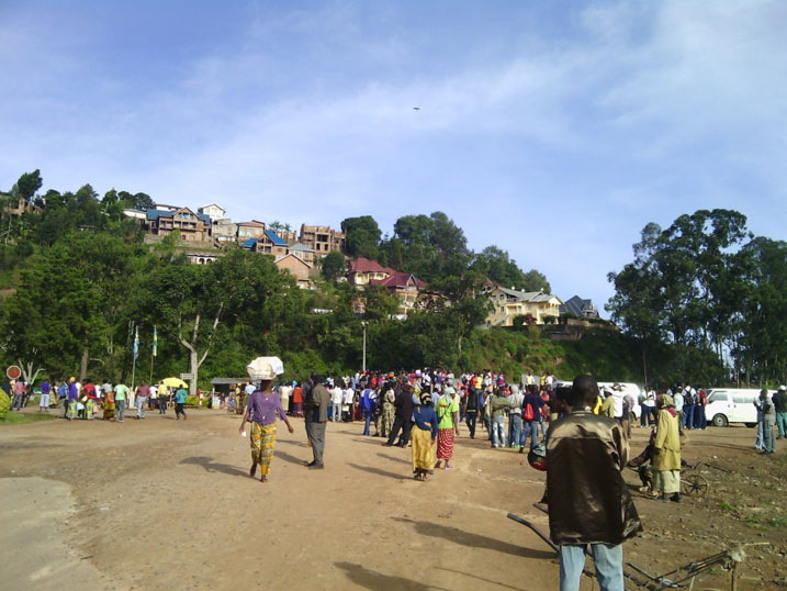 Abanyecongo bo nyamara baraza mu Rwanda nk'uko bisanzwe.