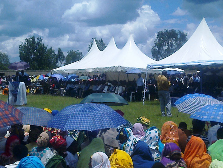 Abanyenyanza batangije icyumweru cyo kwibuka abazize Jenoside kuri stade y