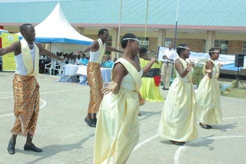 Abanyeshuli ba G.S Mater Dei bakiriye abagendereye bababyinira.
