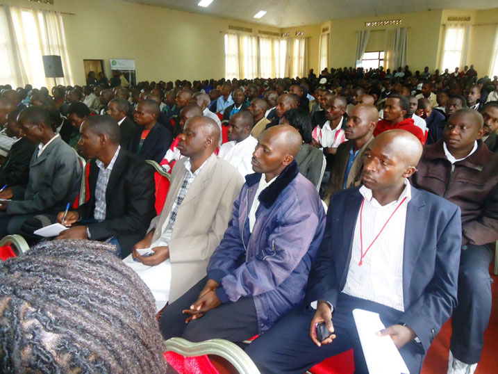 Abari bitabiriye bari bakurikiye cyane bashaka kumva uko akarere kabo gahagaze ku bijyanye n'ishusho abaturage babonamo uko bayobowe.