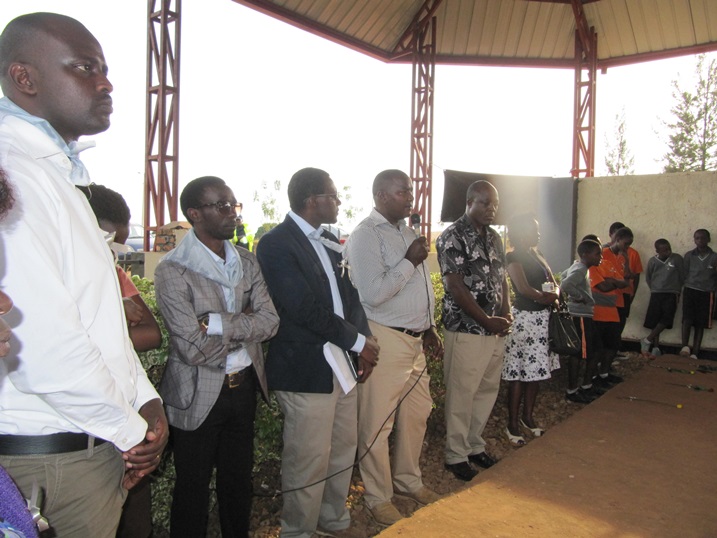 Abarimu n'abakozi b'iki kigo nabo bitabiriye iki gikorwa,