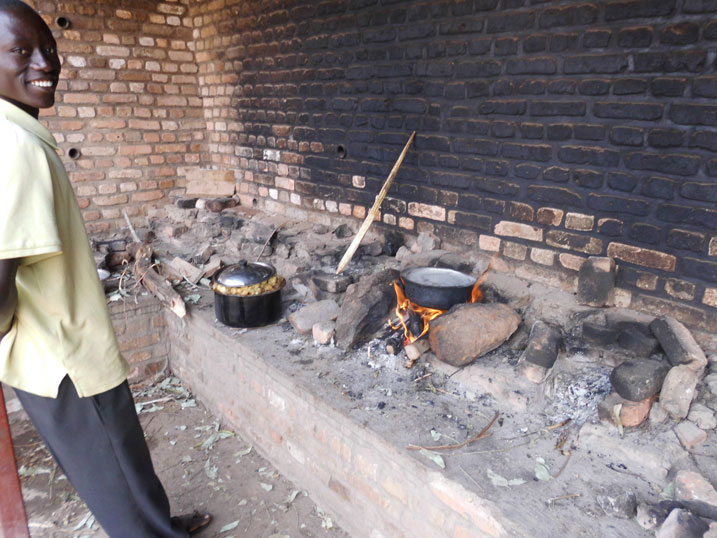 Bamwe mu baje i Kibaho mu masengesho ya Asomusiyo batetse impamba baje bitwaje.