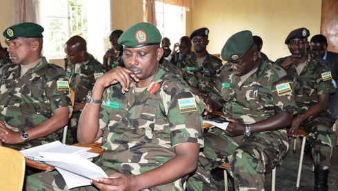 Abashyitsi bakurikiye ibiganiro bafite amatsiko n'inyota yo kumenya uko Abanyakarongi babashije gutera imbere mu gihe gito.
