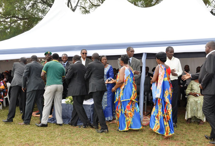 Istinda ry'abaturage ba Gatsibo ryaje riherekeje urumuri rw'Icyizere rirushyikiriza abaturage ba Rwamagana.
