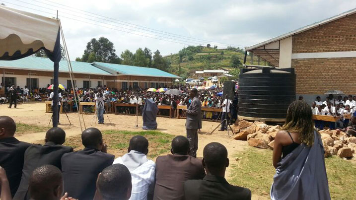 Abaturage bibukijwe gushimangira ubunyarwanda bwashegeshwe n