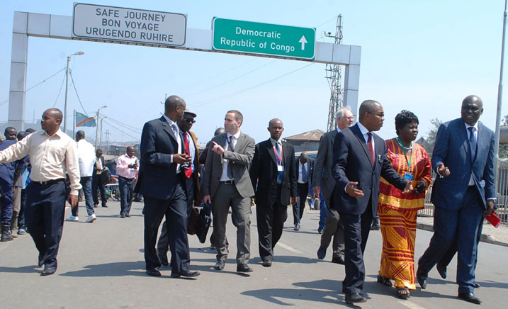 Abayobozi b'imijyi ihuza ibihugu bivuga Igifaransa muri ICGLR basura umupaka uhuza Rubavu na Gisenyi.