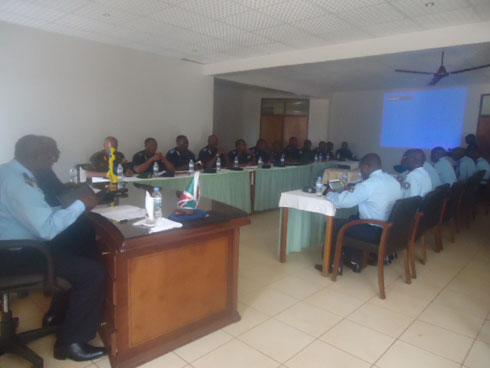 Abayobozi ba polisi mu Rwanda no mu Burundi mu nama muri Centre d'Accueil Boni Concilii i Huye.