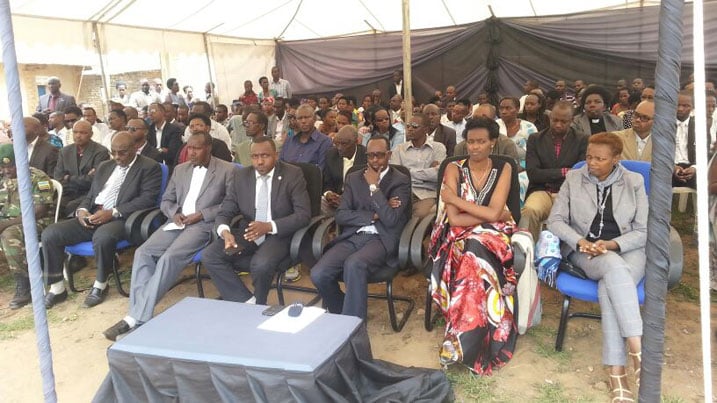Abayobozi banyuranye bifatanyije n'Abanyamushubi mu kwibuka Jenoside yakorewe Abatutsi.