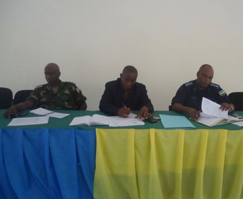 Abayobozi batandukanye bahagurukiye ikibazo cy