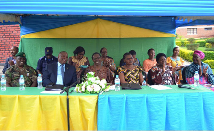 Abayobozi banyuranye basabye abagore gutoza abana babo Ubunyarwanda.