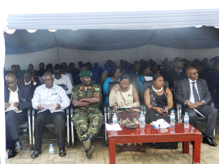 Abayobozi n'imiryango y'abakozi bishwe muri Jenoside bari bitabiriye uyu muhango.