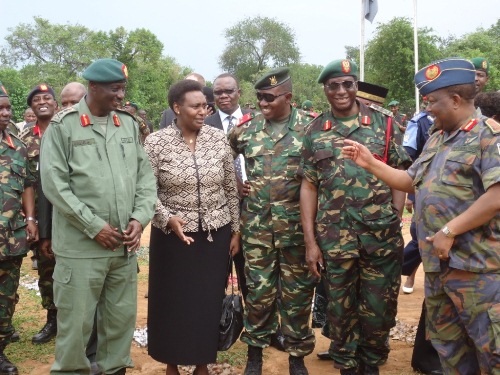 Abayobozi b'ingabo mu karere bari bitabiriye umuhango.