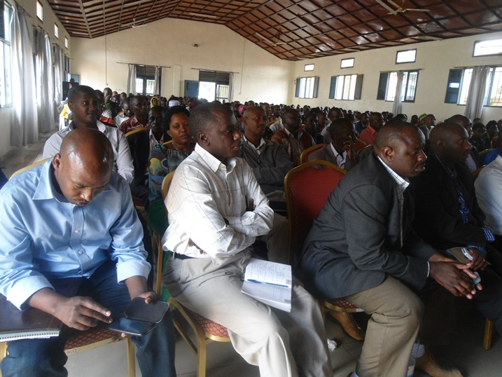 Abayobozi kuva ku rwego rw'umudugudu kugeza ku rwego rw'akarere bitabiriye inama.