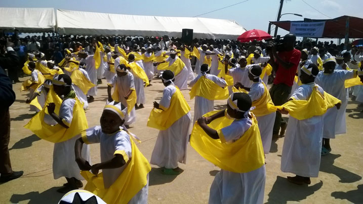 Abitabiriye ibyo birori basususurukijwe mu mbyino zitandukanye.