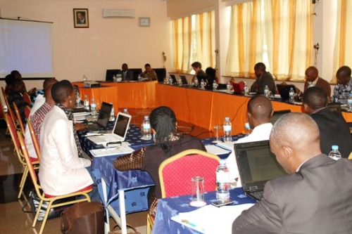 Abitabiriye inama ku bufatanye bwa REMA na UNEP.