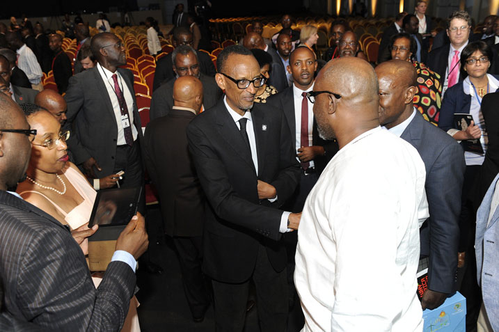 Nyuma yo gutanga igitekerezo cye, Perezida Kagame yashimiwe n'abantu benshi.