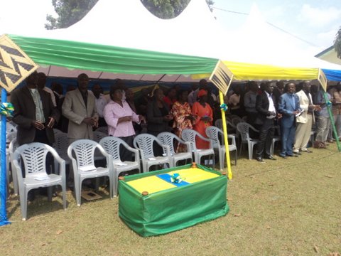 Abaturage bitabiriye icyi gikorwa ari benshi.