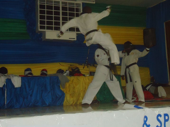 Aha bamurikaga umukino wa Taekwondo.