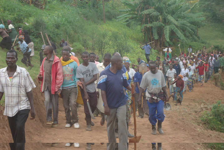 Aha bari barangije umuganda.