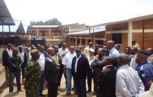 Aha hari kuwa 14/9/2012,ubwo Minisitiri w'intebe Dr Pierre Damien Habumuremyi n'abandi bayobozi basuraga ahubatse inyubako z'iri soko anasaba ko hashakishwa ibyakorerwamo hakabyazwa umusaruro rikagirira akamaro abaturage.