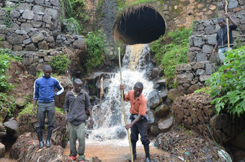 Aho niho nyakwigendera n'abagenzi be bari bugamye imvura.