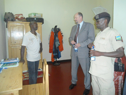 Ambasaderi wa EU yasuye imfungwa zaturutse mu gihugu cya Sierra Leone.