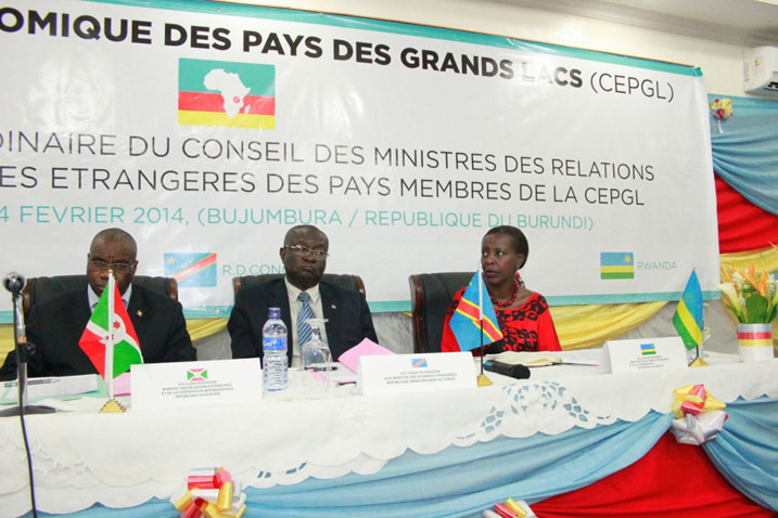 Aminisitiri b'ububanyi n'amahanga mu bihugu bya CEPGL. Kavakure Laurent (Burundi), Tunda ya Kasende (Congo) na Louise Mushikiwabo(Rwanda).