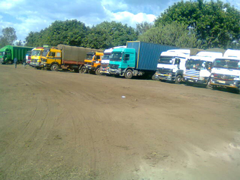 Amwe mu makamyo ku mupaka w