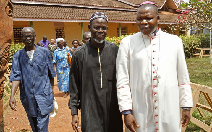 Archbishop Dieudonne Nzapalainga na Imam Oumar Kobine Layama bari mu bategerejwe i Kigali kuri uyu wa kane.