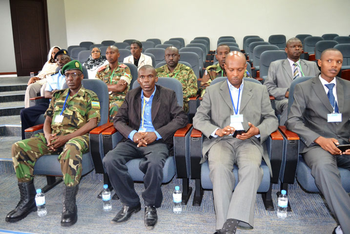 Bamwe mu bagiye guhugurwa mu minsi 10 bakurikira imihango yo kuyatangiza.