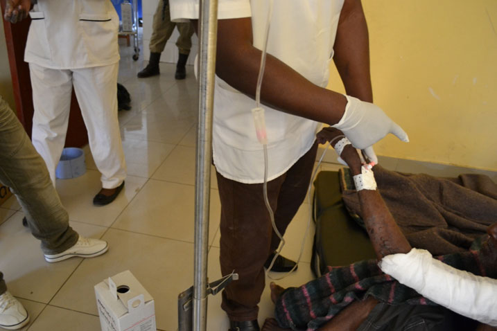 Bamwe mu bagororwa bahiye bari kwitabwaho mu bitaro bya Gisenyi.