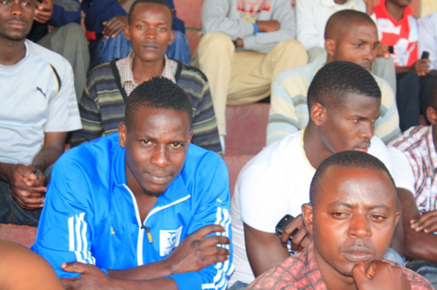 Bamwe mu bakinnyi ba Rayon Sports bari baje kureba uko AS Muhanga ikina.