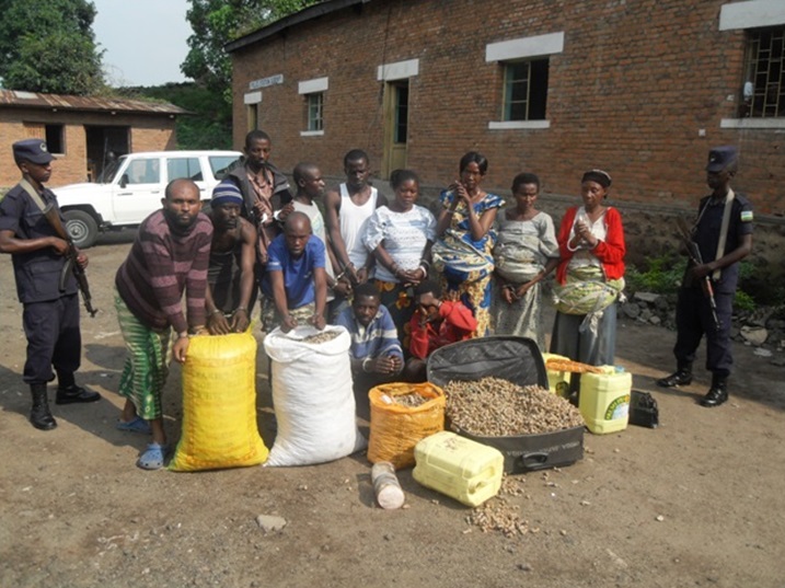 Bamwe mu batunda urumogi barwanjiza mu Rwanda harimo n'abagore barucyenyereraho nk'abatwite.