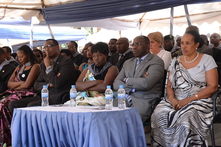 Bamwe mu bayobozi bakuru b'igihugu bitabiriye umuhango wo gushyingura imibiri y'abarenga ibihumbi 50 mu Bisesero.
