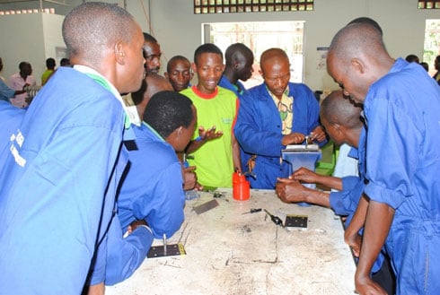 Banatemeberejwe aho bigira imirimo ijyanye n'ubukanishi.