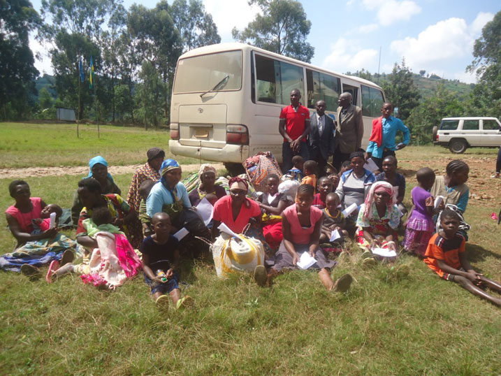 Aba Banyarwanda batahutse barakangurira bagenzi babo basigaye muri Congo gutahuka.