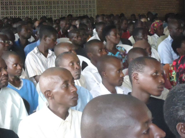Abayobozi b'inzego z'ibanze mu karere ka Huye barasabwa kugira uruhare runini mu kubungabunga umutekano w'igihugu.