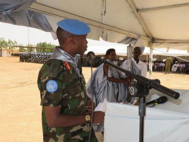 Brig Gen Kalimba ageza ijambo ku bitabiriye umuhango.