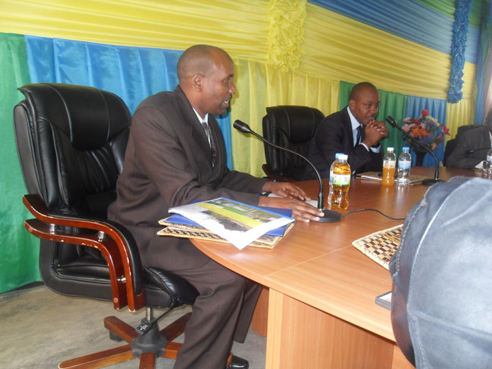 Bwana Kayira Paul uyoboye itsinda ry