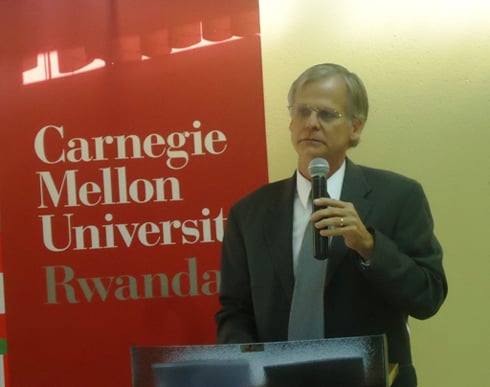 Umuyobozi wa CMU mu Rwanda, Bruce Krogh.