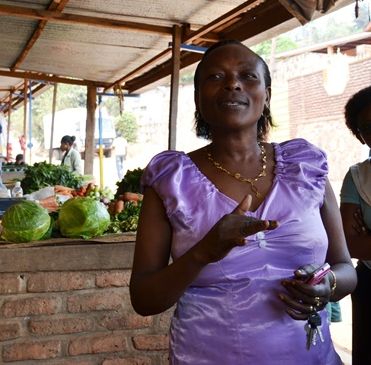 Cecile Mujawayezu uyoboye koperative RWIYEMEZAMIRIMO DUFATANYE.
