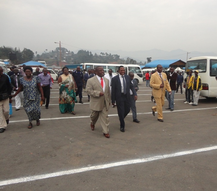 Col Twahirwa, guverineri Bosenibamwe n