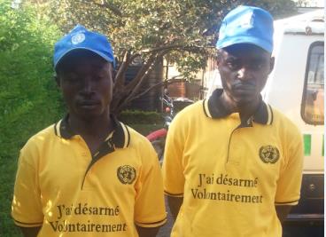 Cpl Habineza Jean Claude (ibumoso) na Cpl Bahati ubwo bari batashye mu Rwanda.
