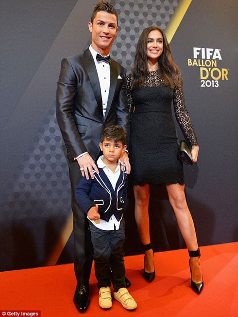 Cristiano Ronaldo yari yazanye n
