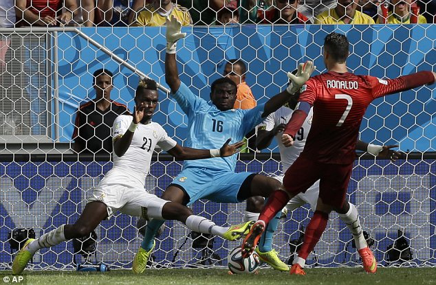 Cristiano Ronaldo, utarigaragaje cyane muri iri rushanwa, yahesheje Portugal amanota atatu, ariko ntibyayibuza gusezererwa.